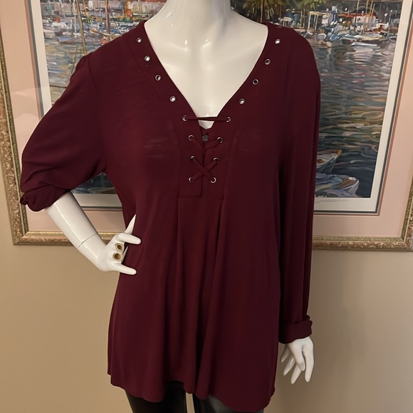 LACE UP TOP W/ GROMMETS - Picture 3 of 7